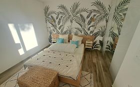Superbe Appartement Piscine, Tennis, Vue Mer Et Decore Avec Gout