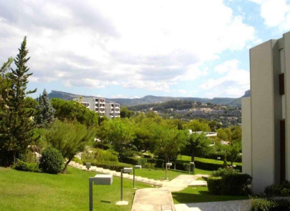 Superbe Appartement Piscine, Tennis, Vue Mer Et Decore Avec Gout Cassis Exterior foto